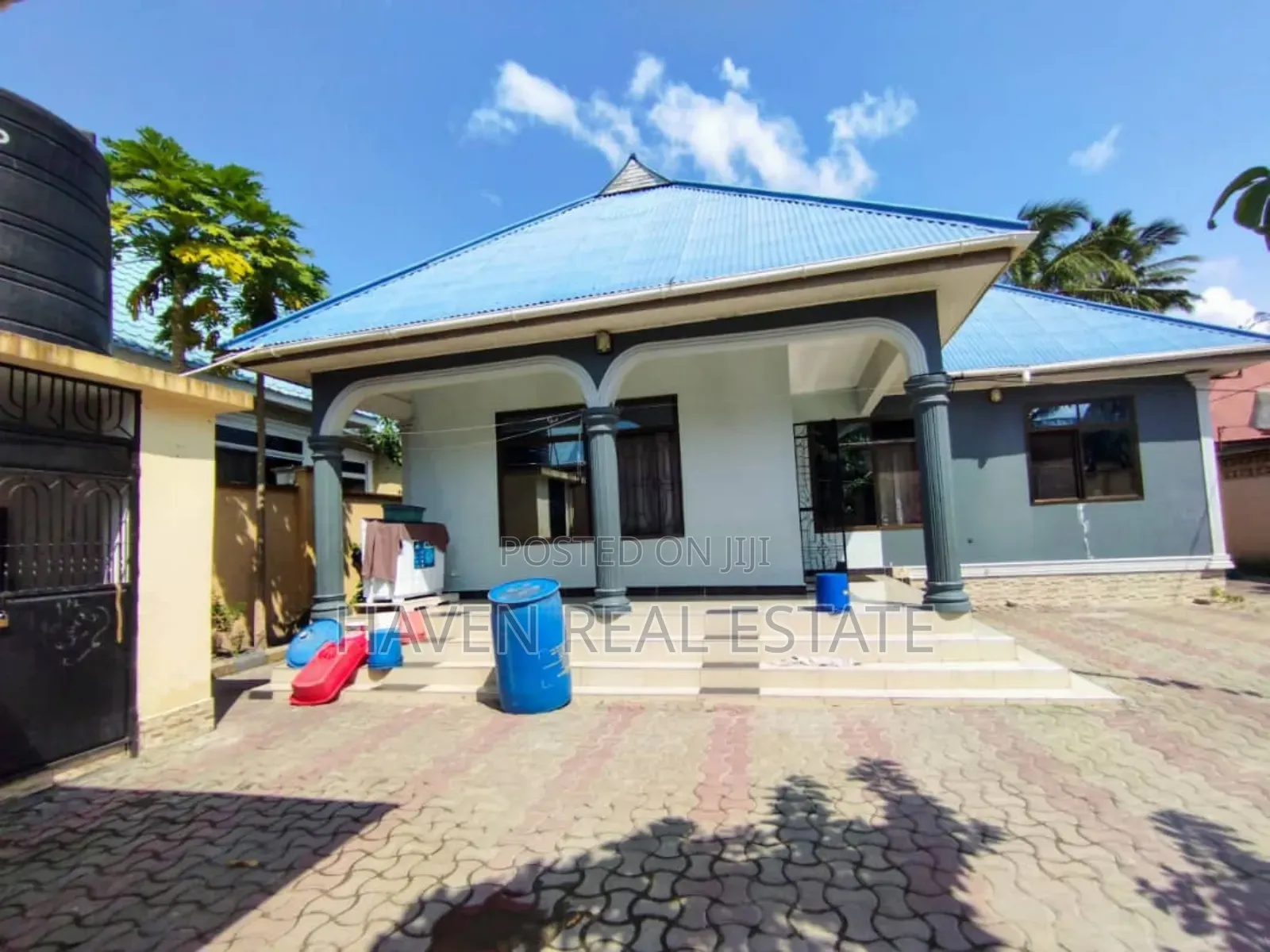 6bdrm House in Ukonga for sale