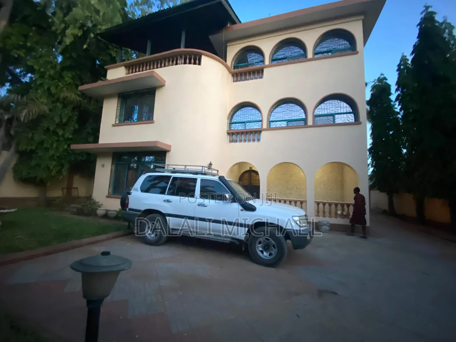 5bdrm Bungalow in Msasani Beach for rent