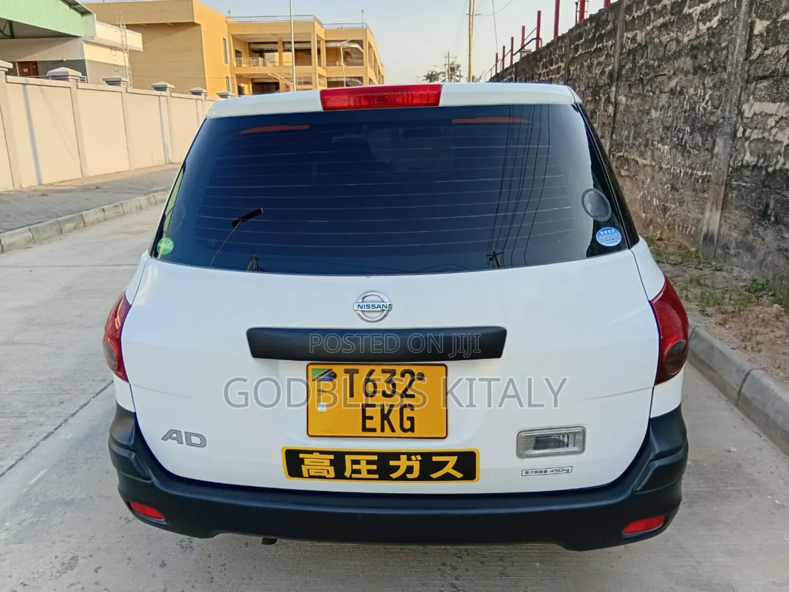 Nissan Advan 2016 White