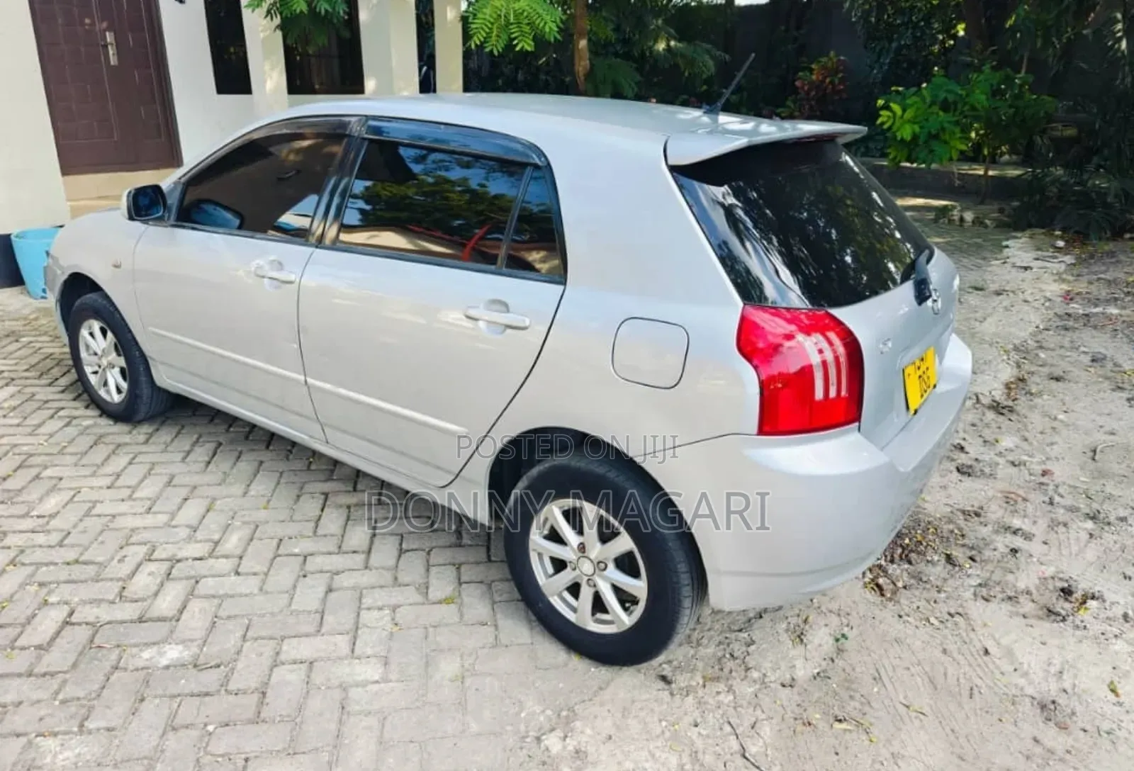 Toyota Corolla RunX 2004 Silver