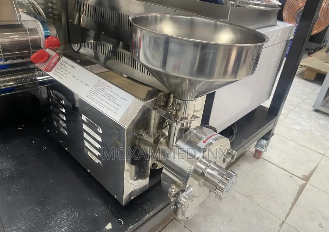 Cereal Flour Mill Grinder 300kg/Hr