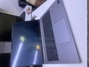 Laptop HP ZBook Firefly 16 G10 32GB Intel Core I7 SSD 1T