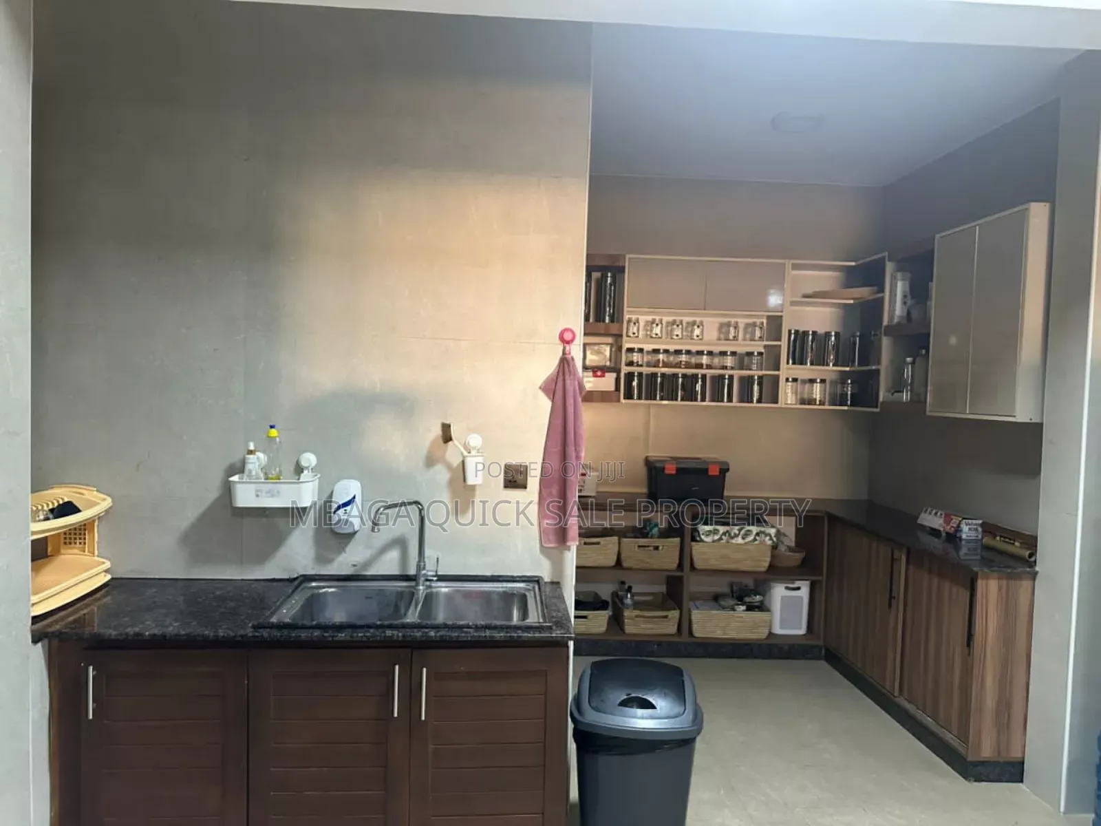 3bdrm Apartment in Upanga for sale