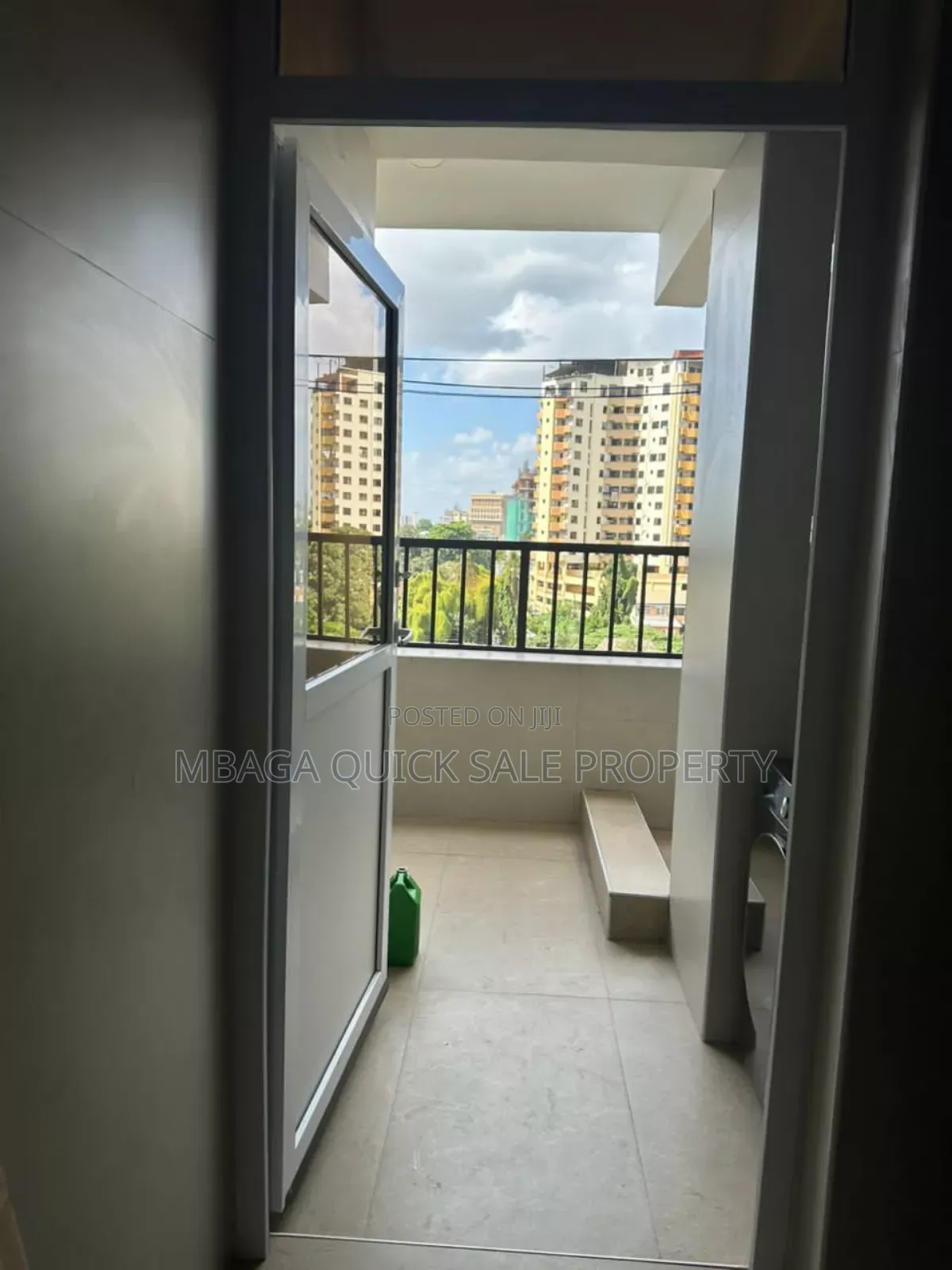3bdrm Apartment in Upanga for sale