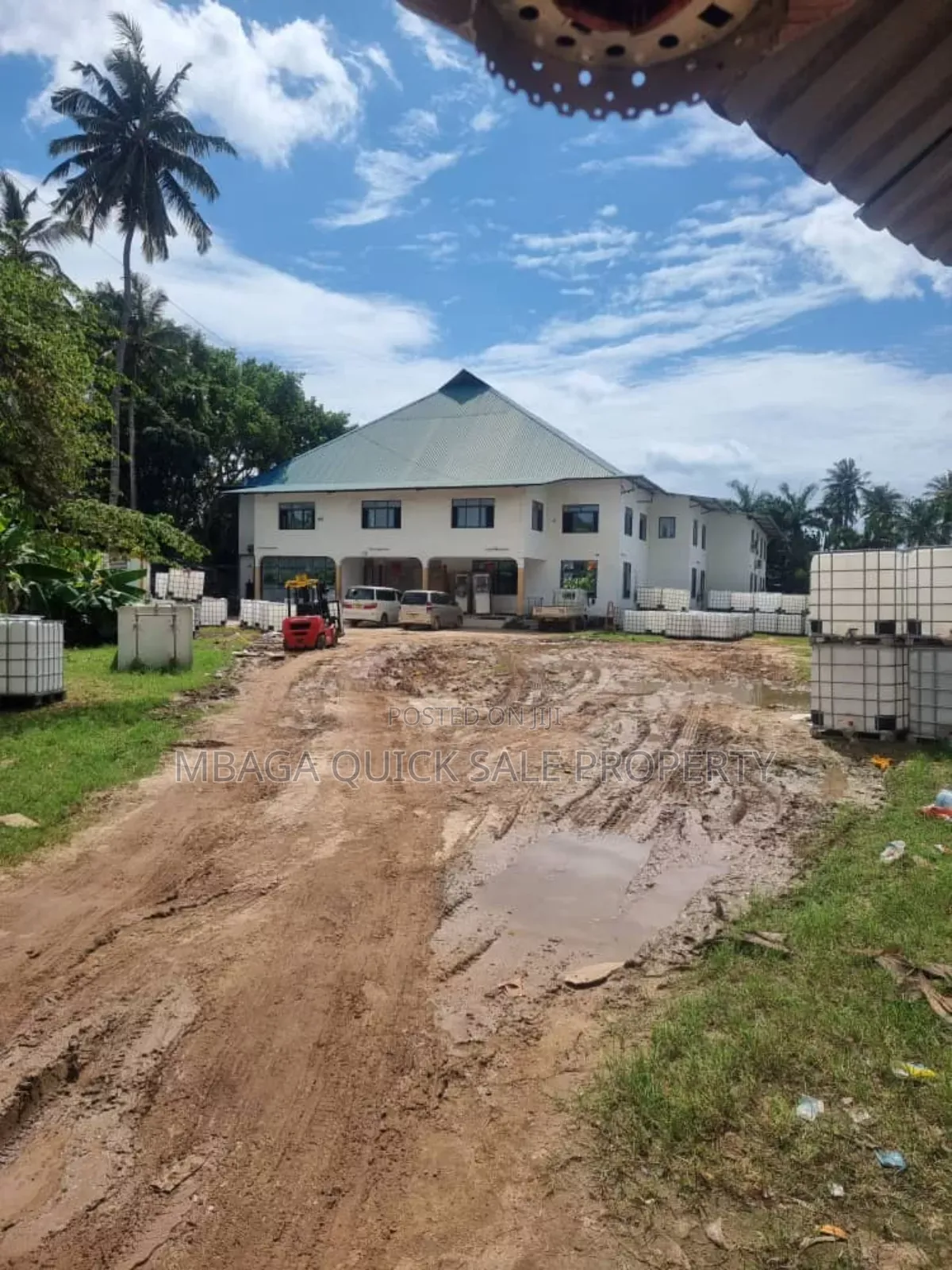 Godown With House , Office for Rent at Mbez Beach