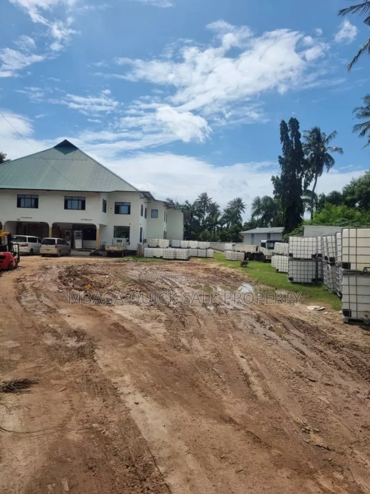 Godown With House , Office for Rent at Mbez Beach