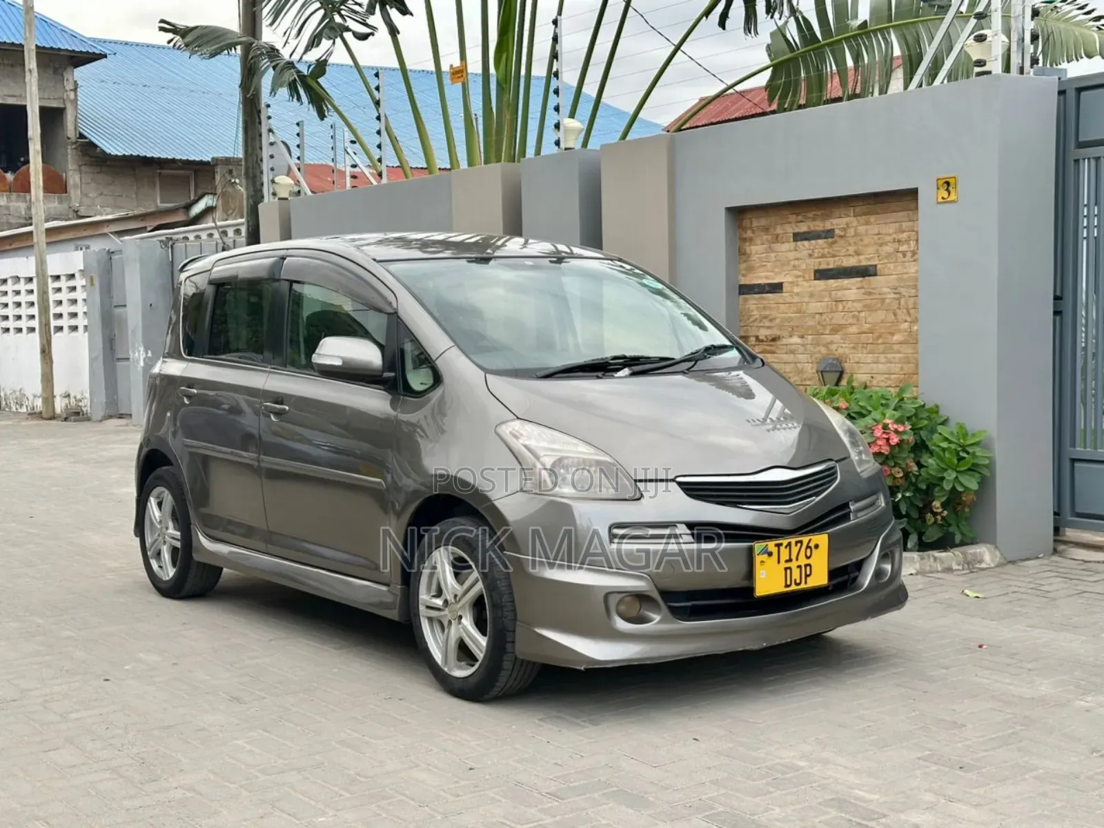 Toyota Ractis 2006 Gray