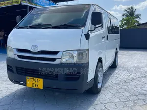 Toyota Quantum 2010 Silver