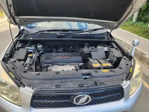 Toyota RAV4 2011 Silver