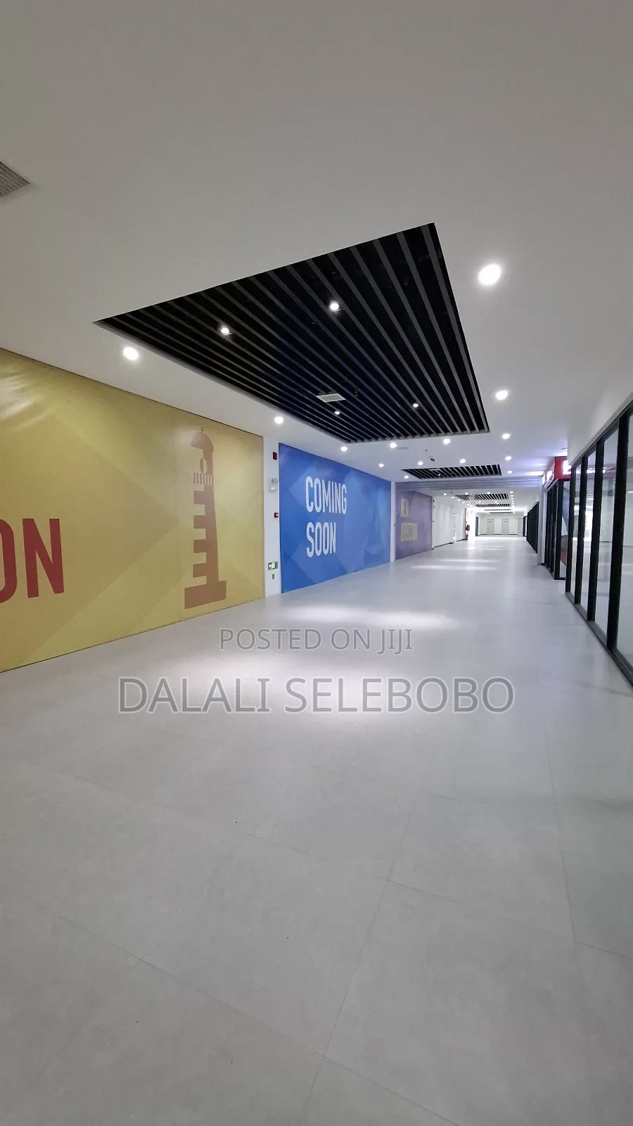 Big Mall Supermarket Area Square 700 Available