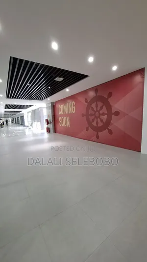Big Mall Supermarket Area Square 700 Available