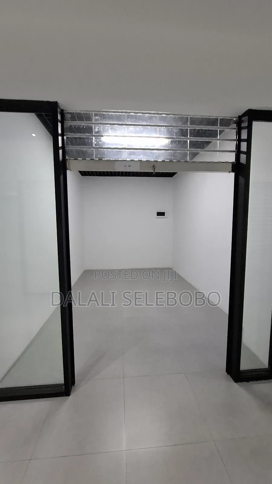 Big Mall Supermarket Area Square 700 Available