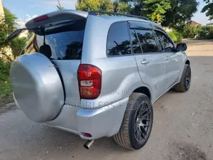 Toyota RAV4 1.8 2005 Silver