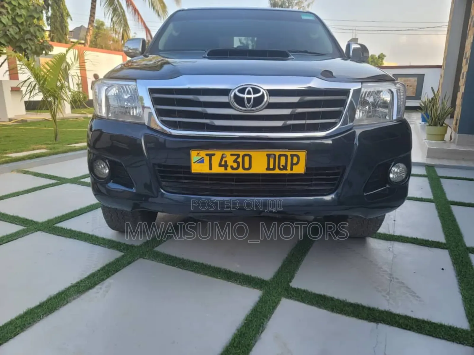 Toyota Hilux 2013 Gray