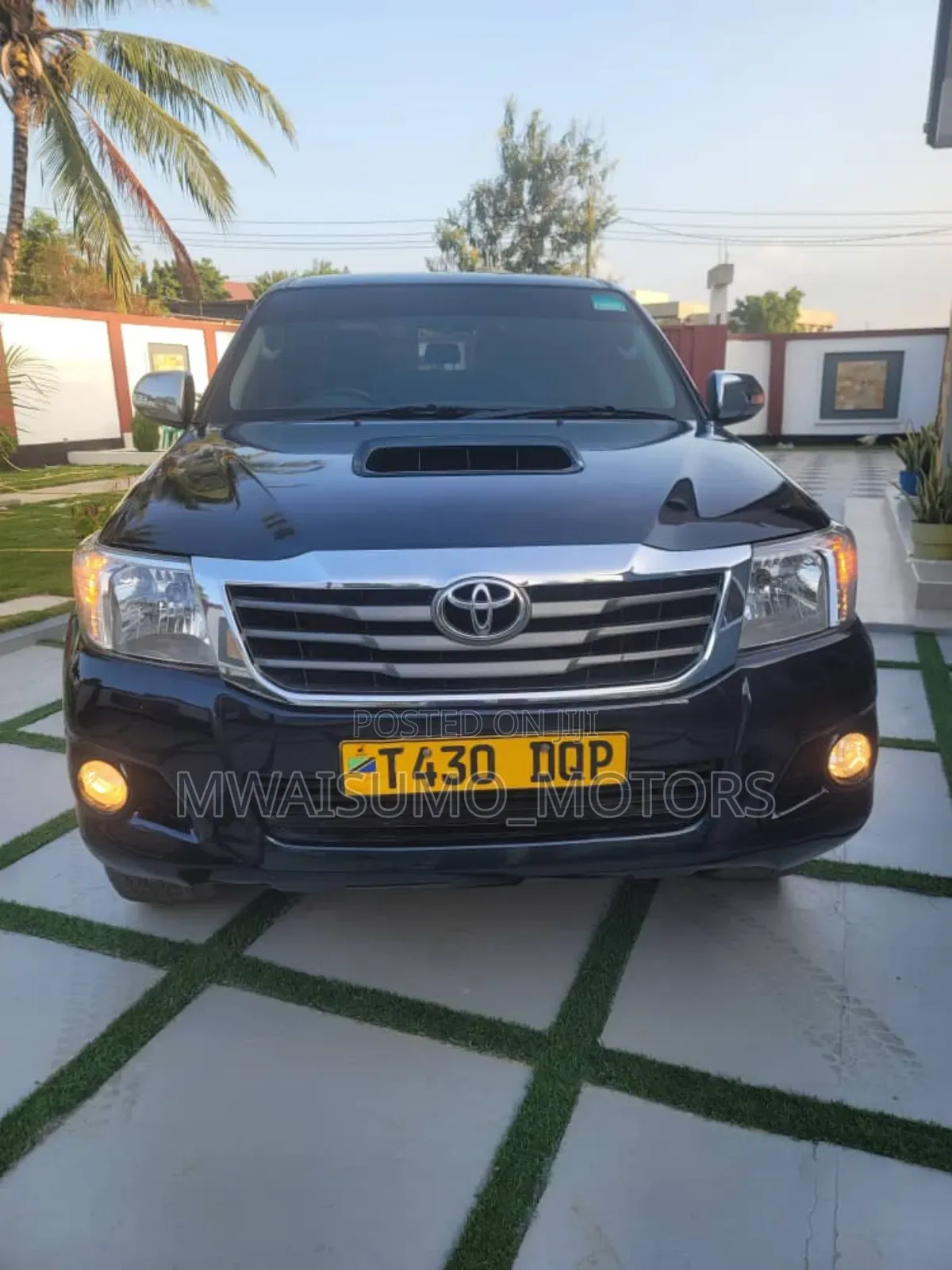 Toyota Hilux 2013 Gray