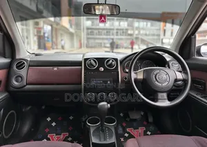 Mazda Verisa 2010