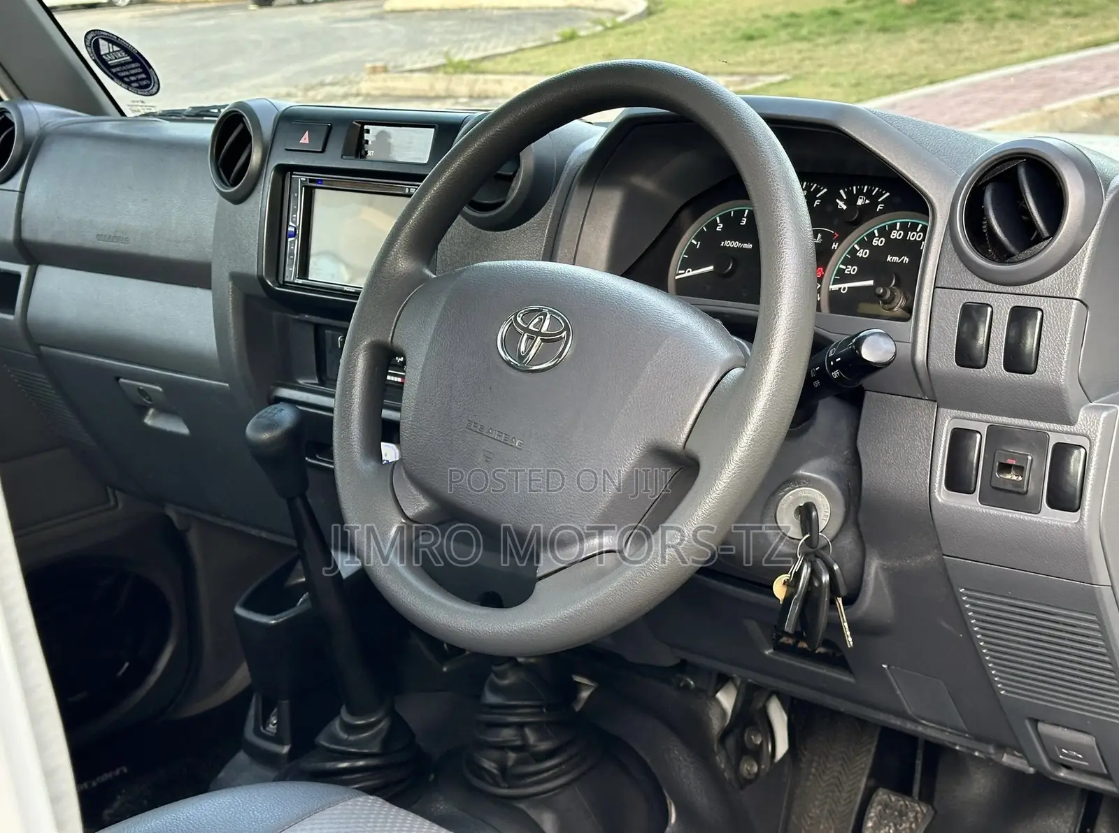 Toyota Land Cruiser 2016 White