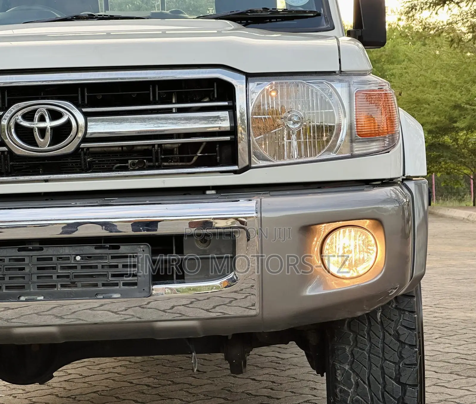 Toyota Land Cruiser 2016 White