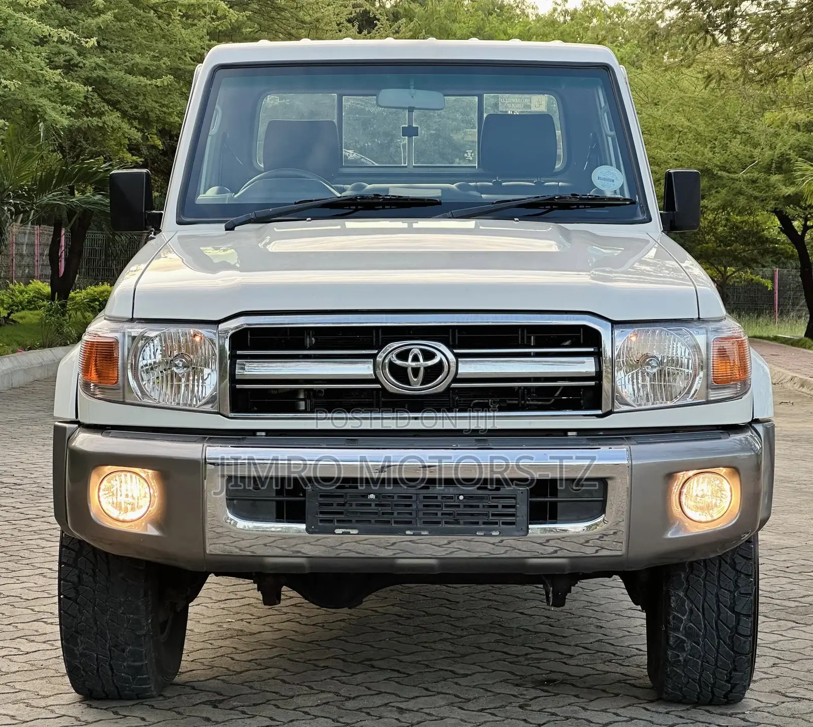 Toyota Land Cruiser 2016 White