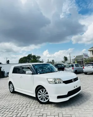 Toyota Corolla Rumion 2011 Pearl