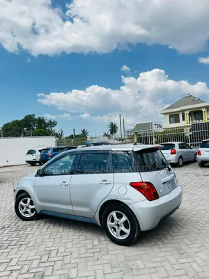 Toyota IST 2004 Silver