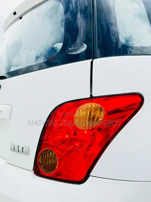 Toyota IST 2004 White