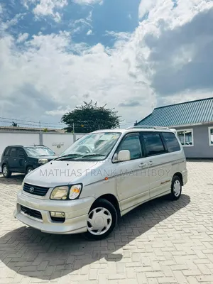 Toyota Noah 2001 Silver