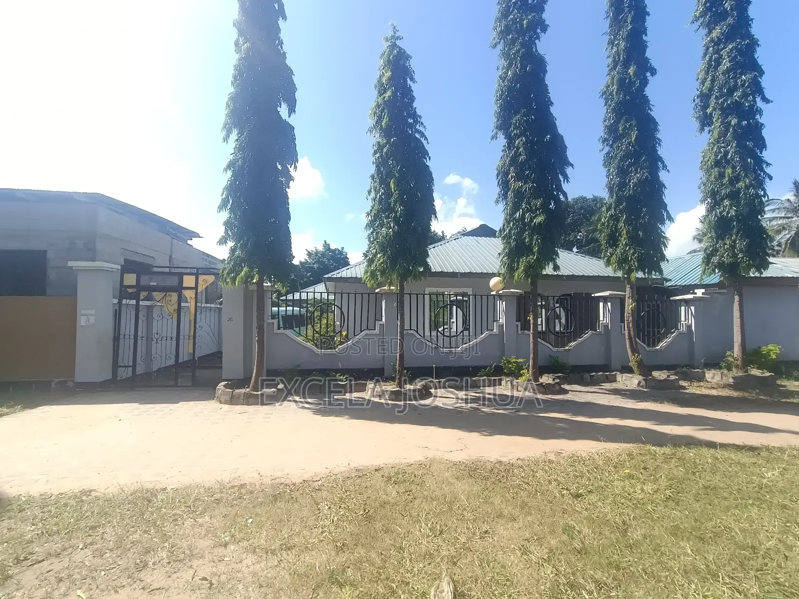 9bdrm House in Excela Joshua, Mtwara Urban for sale