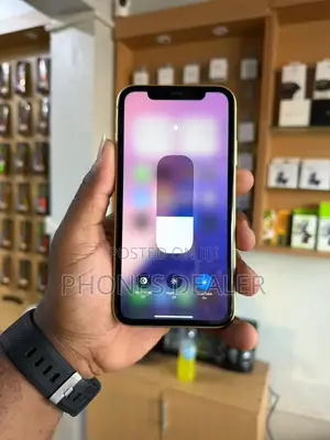 Apple iPhone 11 64 GB Yellow
