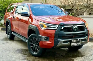 Toyota Hilux 2022 Orange