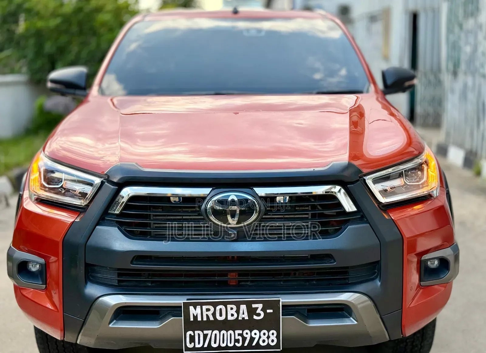 Toyota Hilux 2022 Orange
