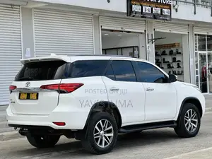 Toyota Fortuner 2017 White
