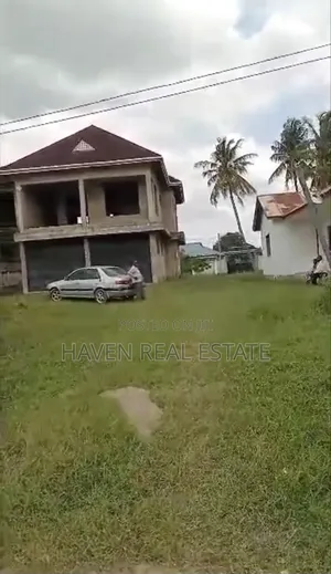 Plot Inauzwa Bahari Beach