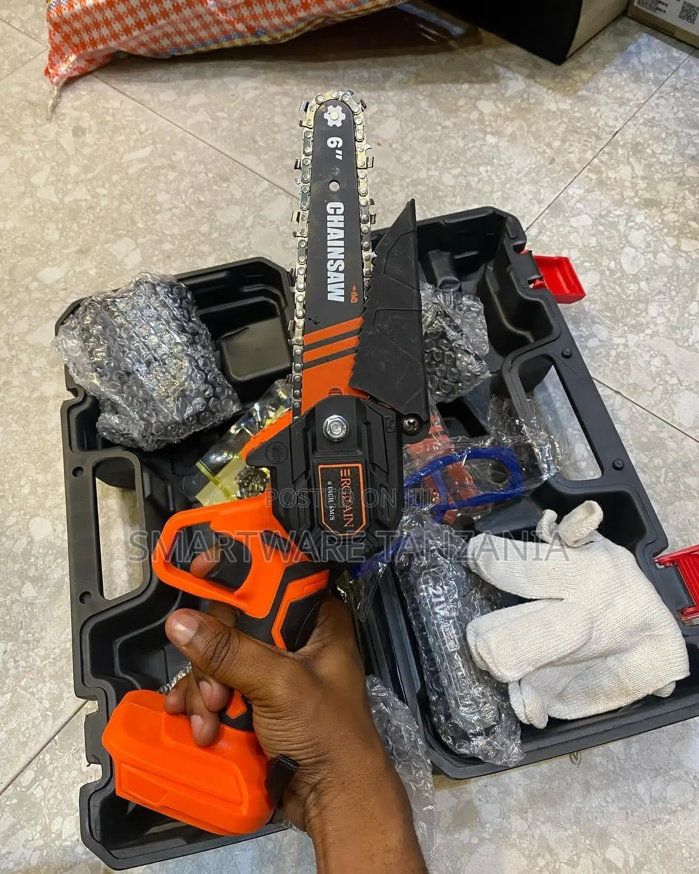 Handheld Small Chainsaw for Wood Cutting Tree Trimming