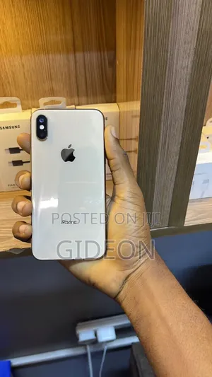 Apple iPhone X 64 GB White