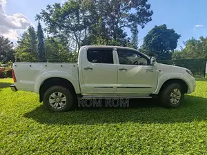 Toyota Hilux 2.5 Cab 2005 White