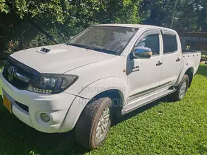 Toyota Hilux 2.5 Cab 2005 White