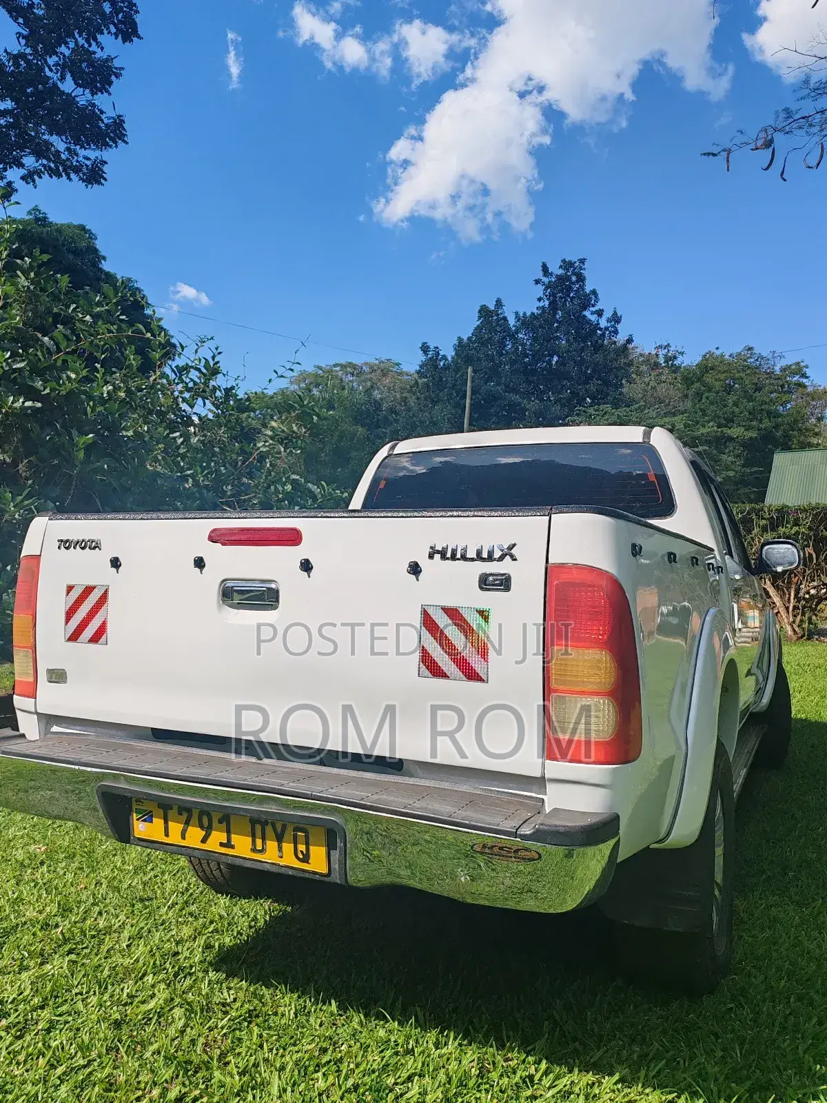 Toyota Hilux 2.5 Cab 2005 White