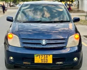 Toyota IST 2004 Blue