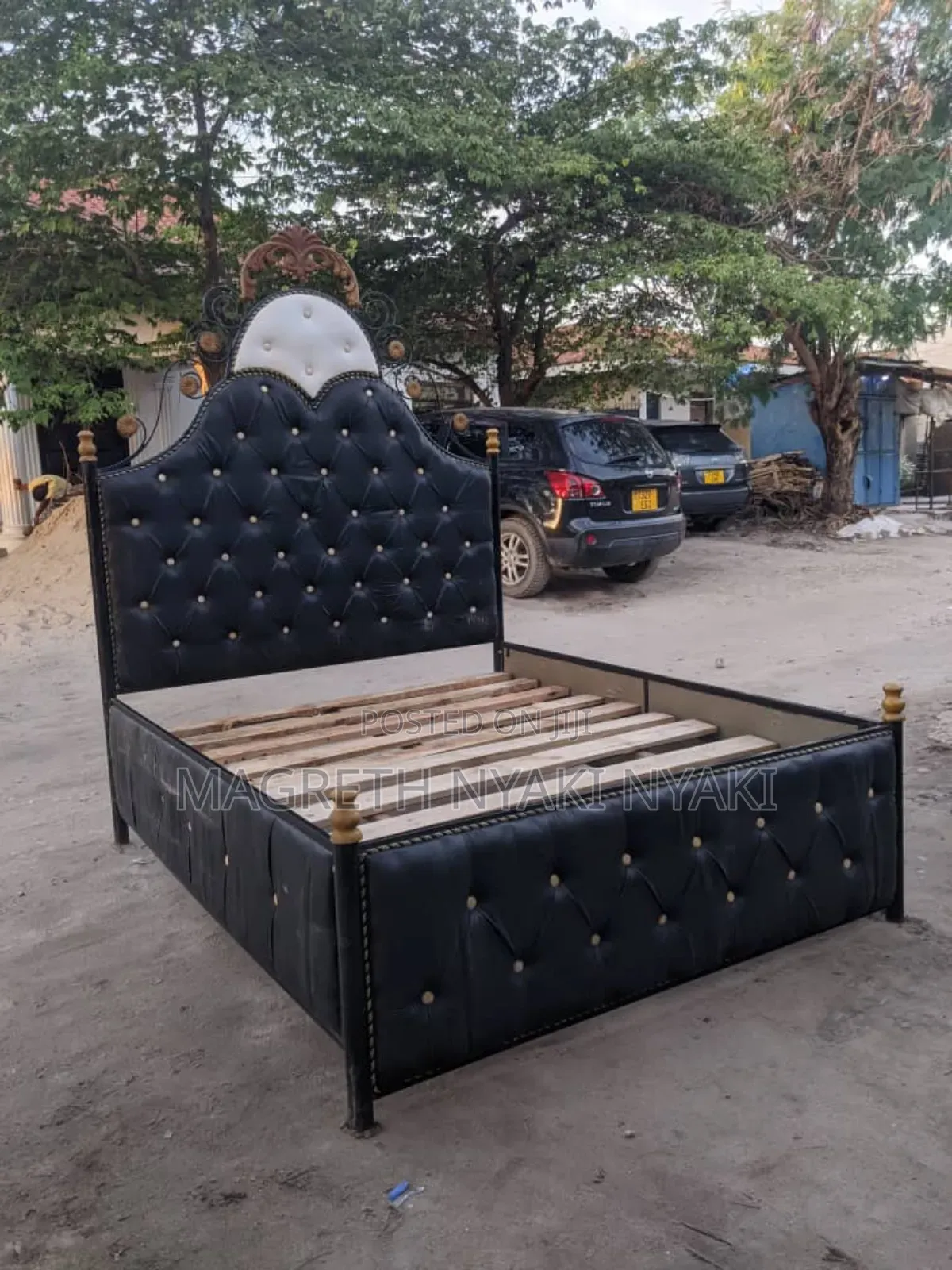 Bedsofa Ya Chuma 5/6 Imetumika Kidogo