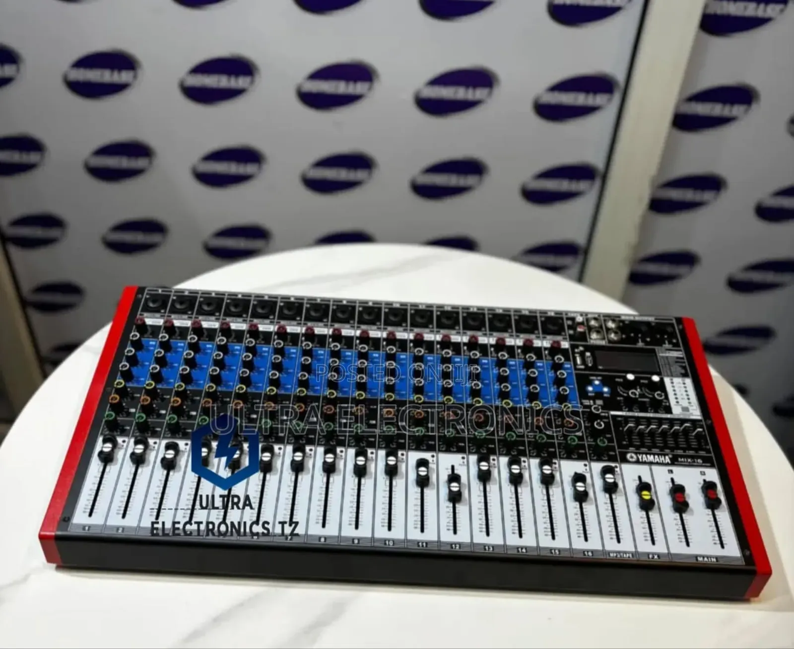 Original Yamaha Music Mixer With16 Channels