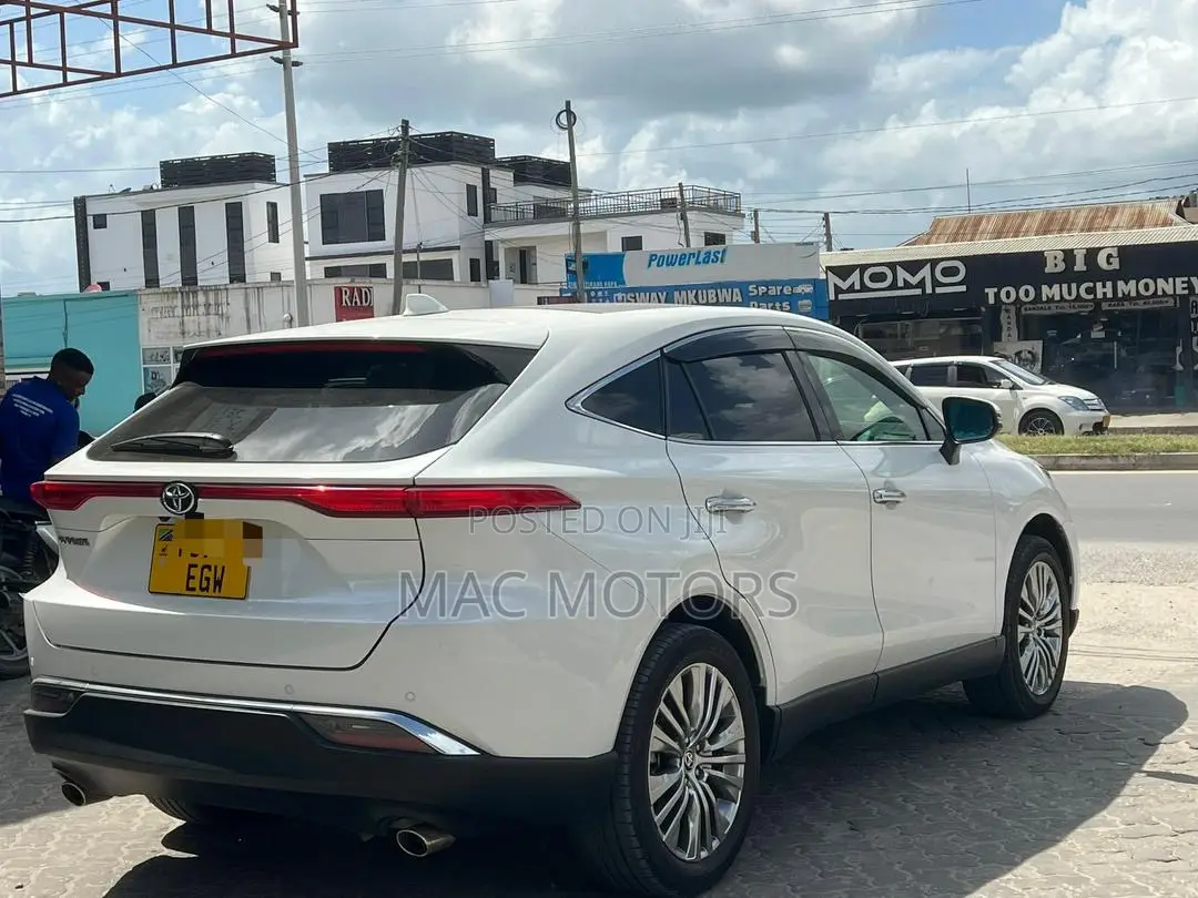 Toyota Harrier 2021 White