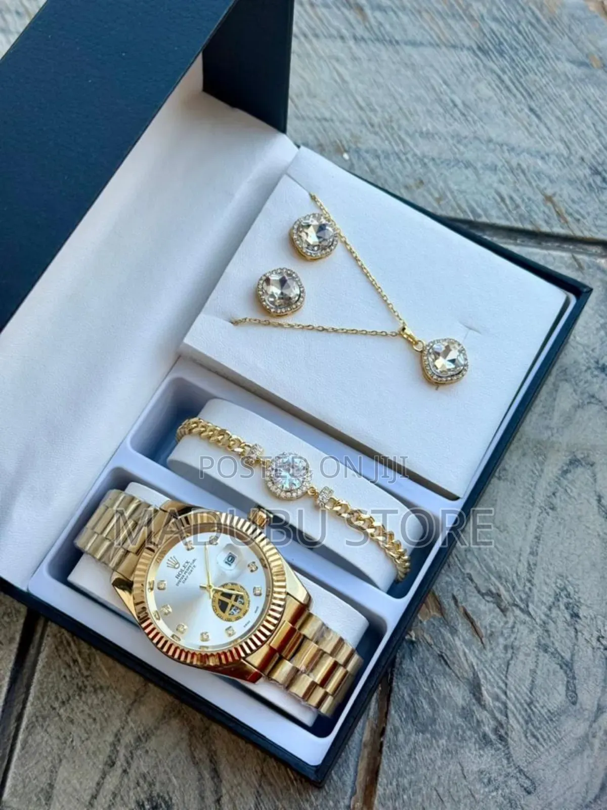 Gold Set of Jewely