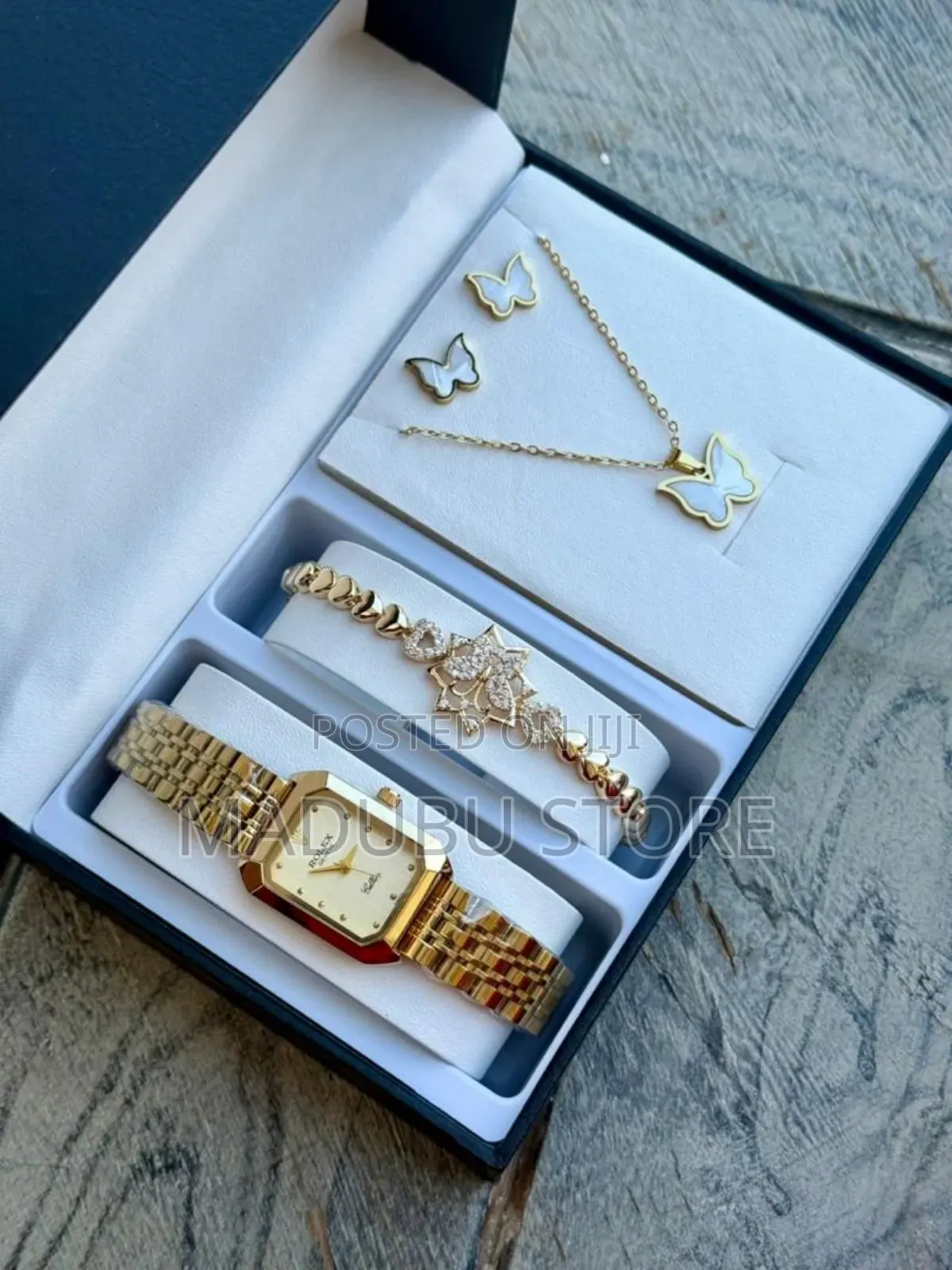 Gold Set of Jewely
