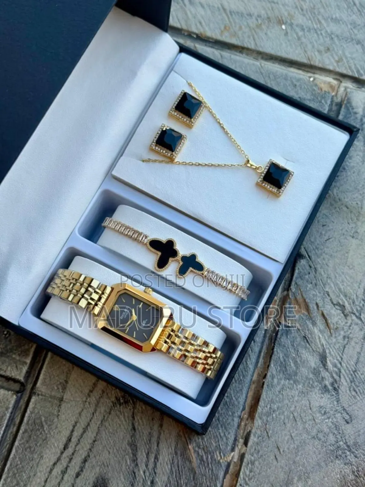 Gold Set of Jewely