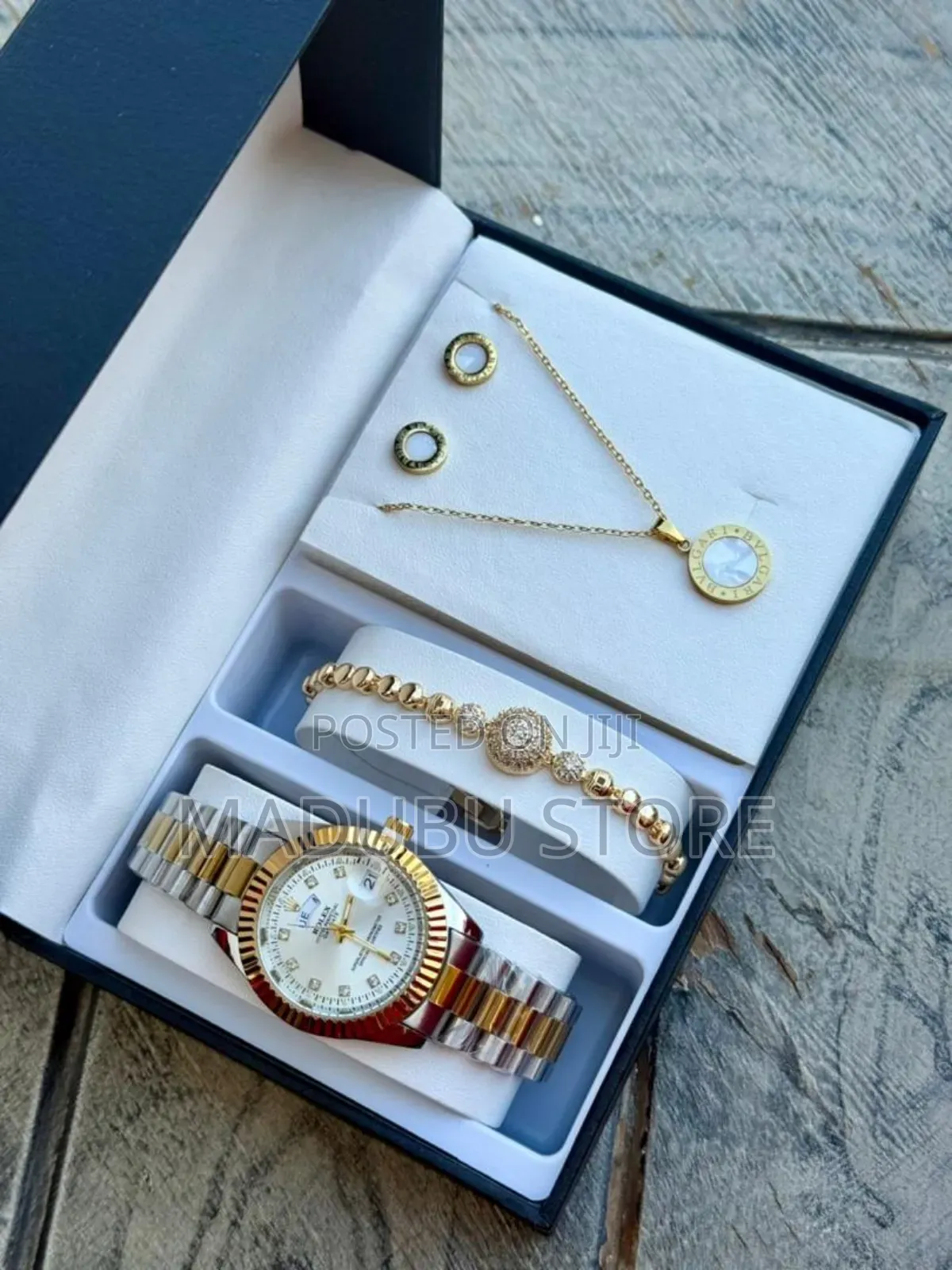 Gold Set of Jewely