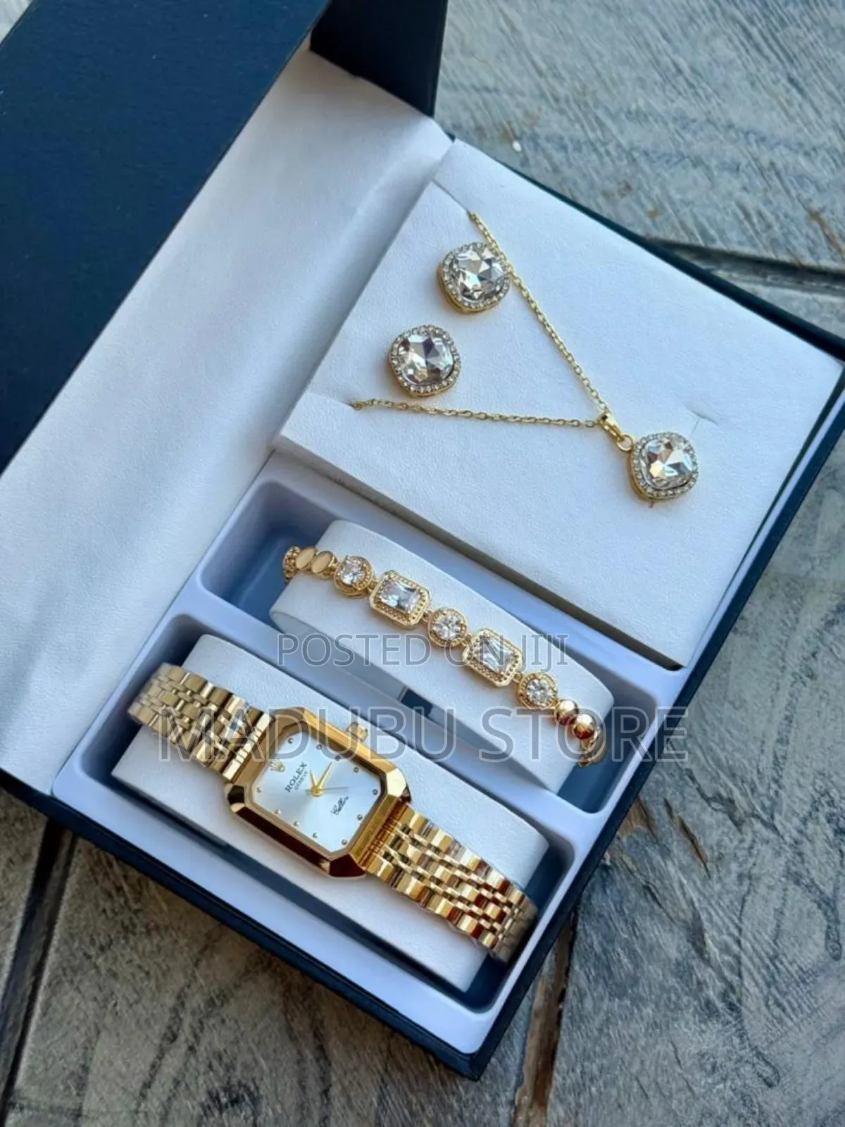 Gold Set of Jewely