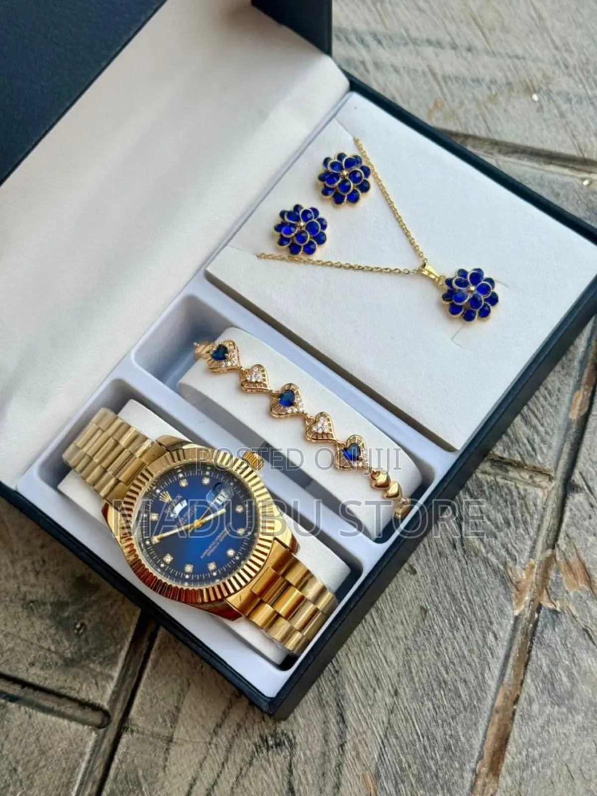 Gold Set of Jewely