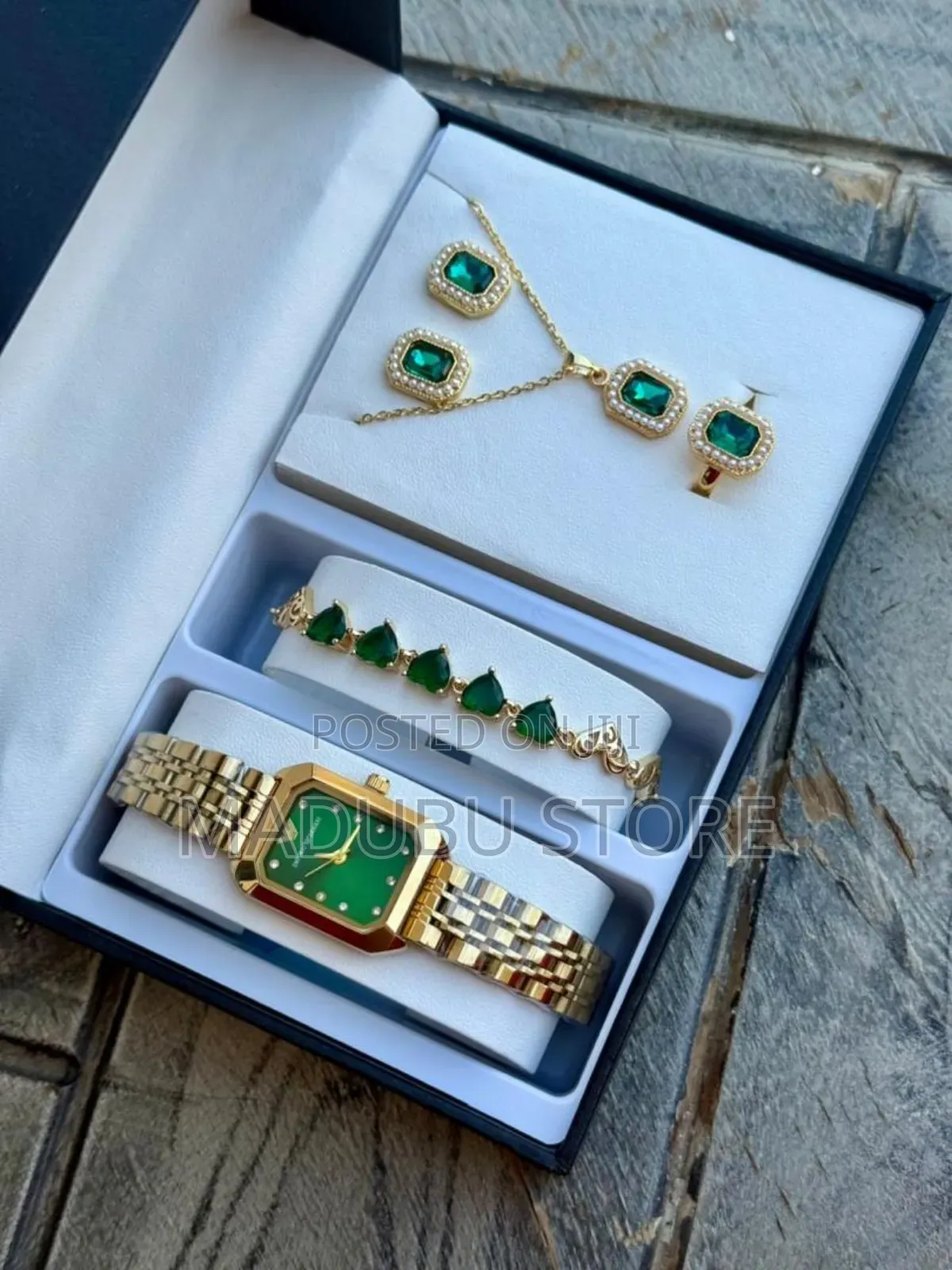 Gold Set of Jewely