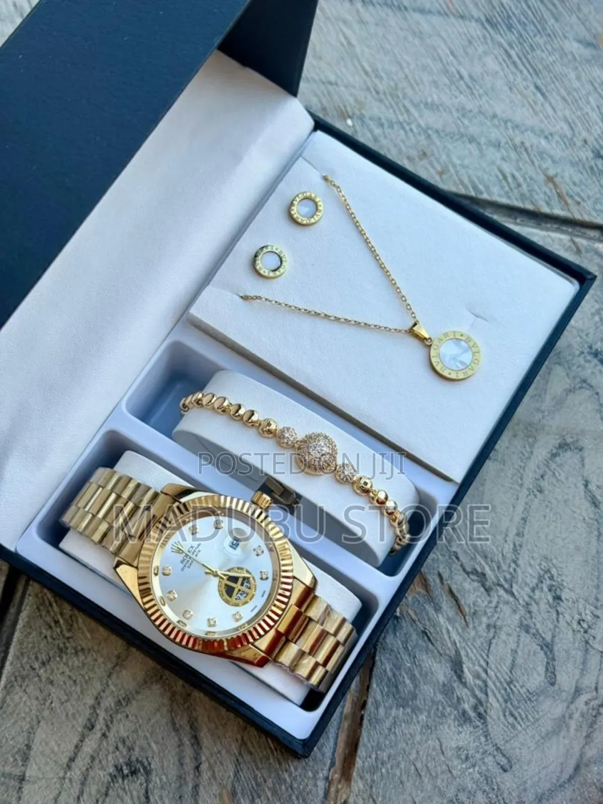 Gold Set of Jewely